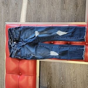 Guess Cropped Low Rise Jean's 25 waist